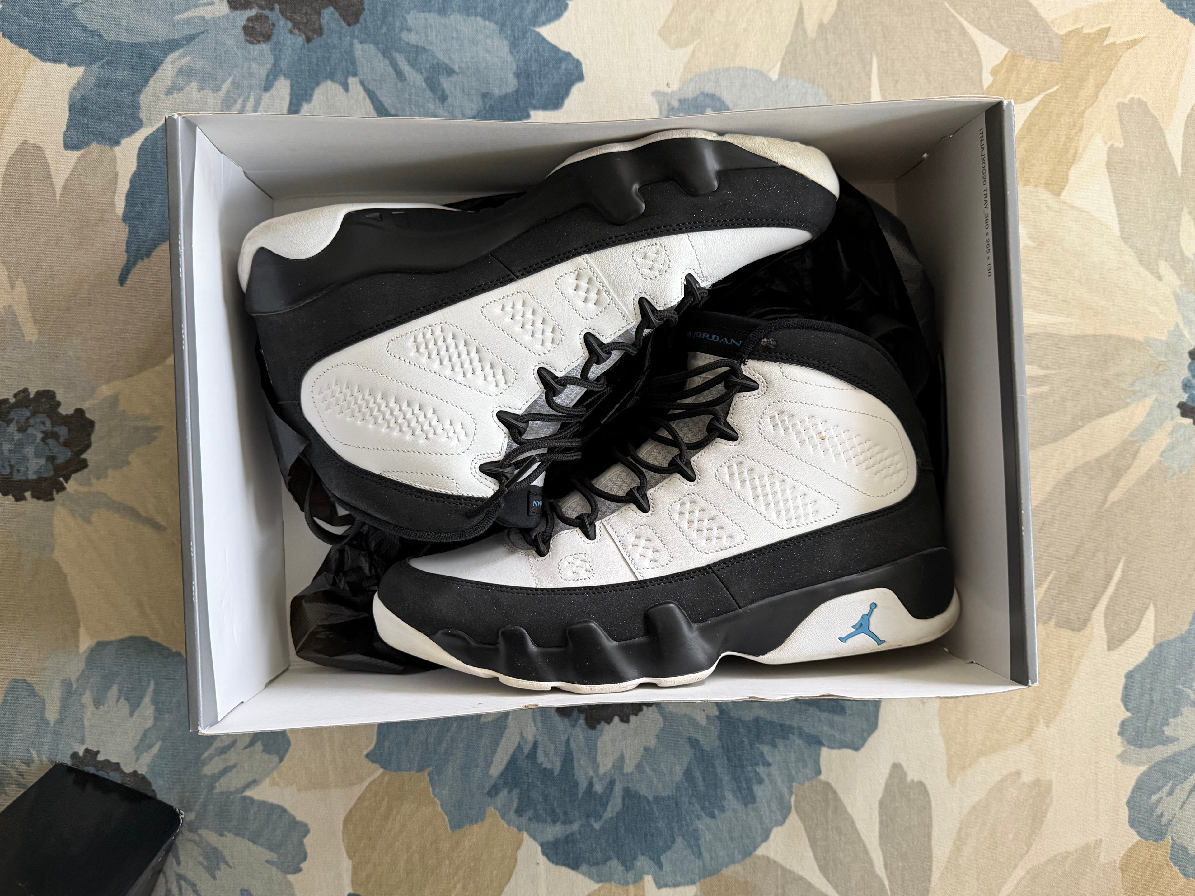 Air Jordan 9 Retro University Blue